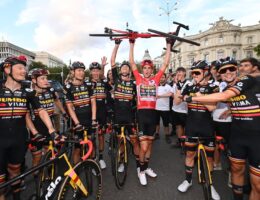 Aussie sprinter joins select group at Vuelta a España